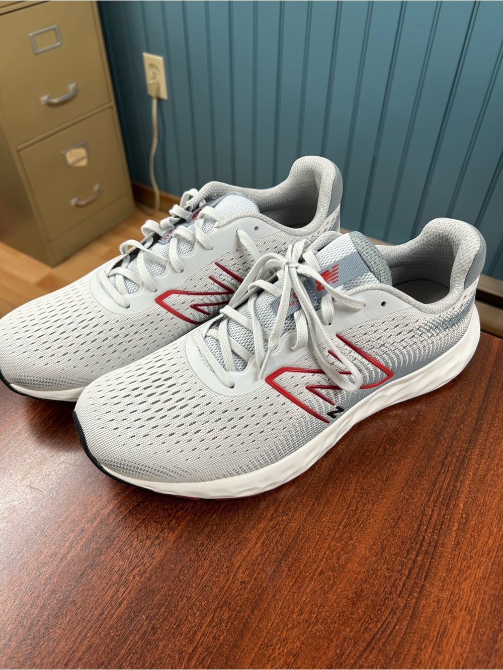 *NEW* New Balance 520 sneakers men’s size 11
